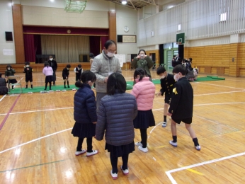 けん玉は今も人気のあそび、みんな上手です
