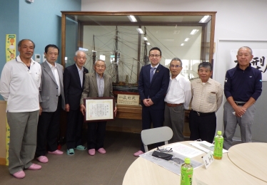 座談会に参加していただいた方と記念撮影