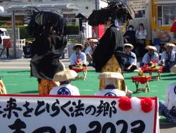 伝統芸能の継承。坂本念仏踊りや浦安の舞、おじょも太鼓。