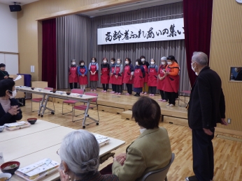 食生活改善推進員さんから今日の献立を紹介。