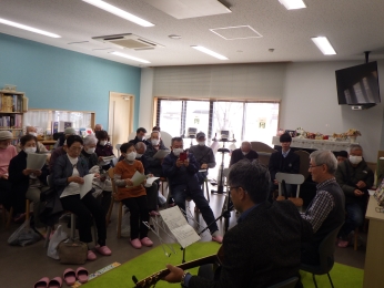 ケーナとギターの優しい音色が響きます。