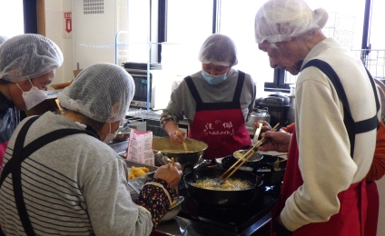 ささみとかぼちゃがどんどん揚がっていきます